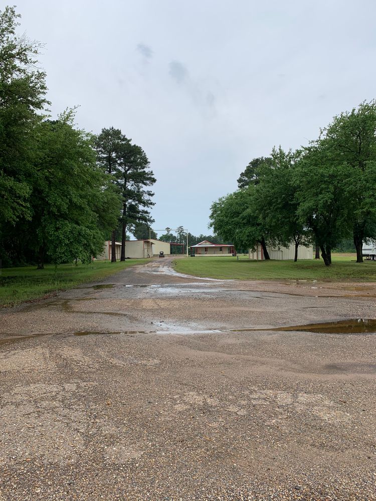 1315 S I -20 Serv Rd, Waskom, TX 75692